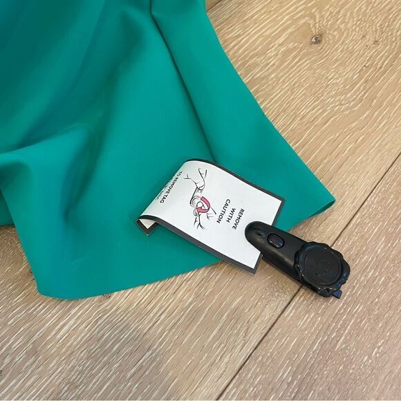 Chiara Boni La Petite Robe
Nicolasa One-Shoulder Gown - Picture 4 of 6